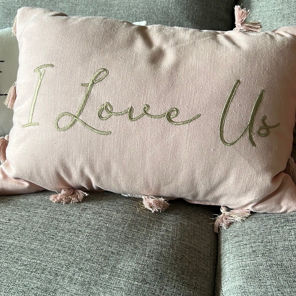 pillow - Picture 1 of 1